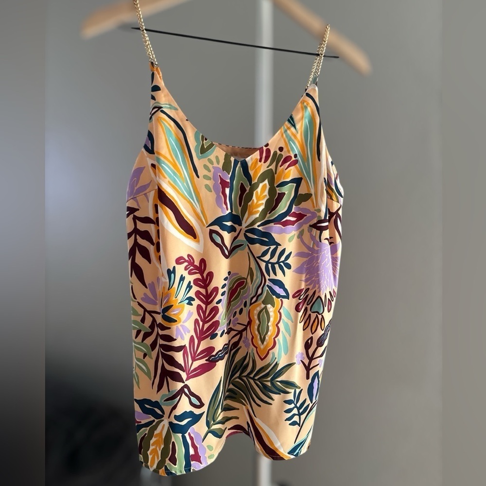 Cupcakes And Cashmere Pretty Floral Abstract Peach Blouse Gold Chain Shoulders